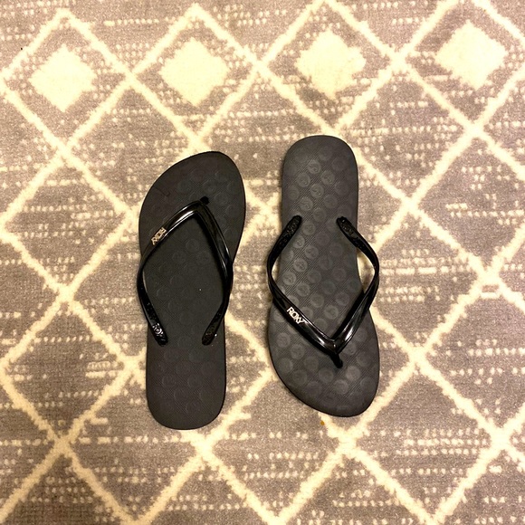 Black flip-flops brand Roxy size 6 - Picture 1 of 1